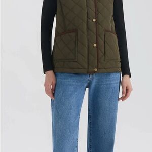 NWT Hunter Green Vest + Umbrella - Gift set over $200+ value. Sizes M & L